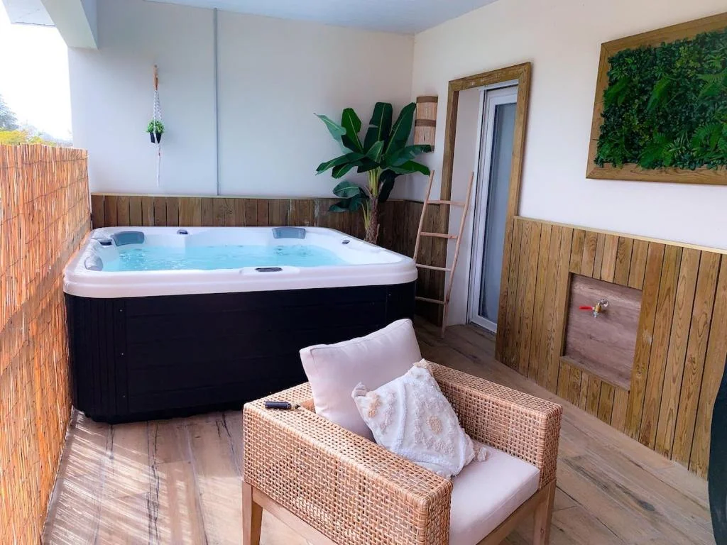 Le Cocon Rose Jacuzzi privé rêve et Douceur