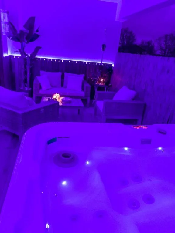 Le Cocon Rose Jacuzzi privé rêve et Douceur