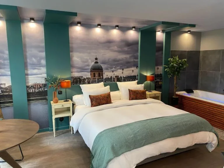Love Room Garonne — 33390 Eyrans