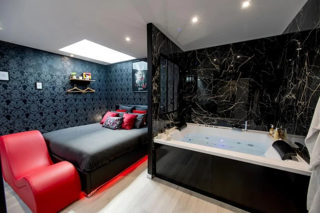 Love Room jacuzzi